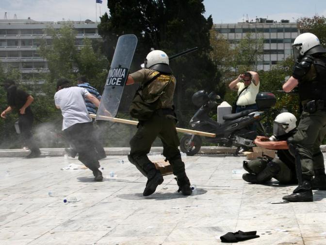 greek riot 14.jpg